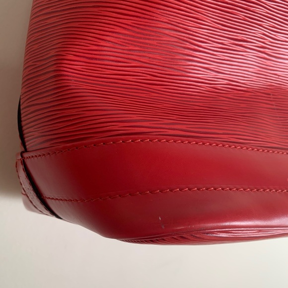 Louis Vuitton Large Epi Noe Bag In Red - Picture 4 of 16